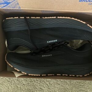 Brooks Black and Tan Athletic Shoes